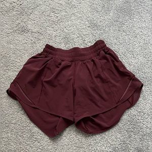 Lululemon Hotty Hot low-rise 2.5”
